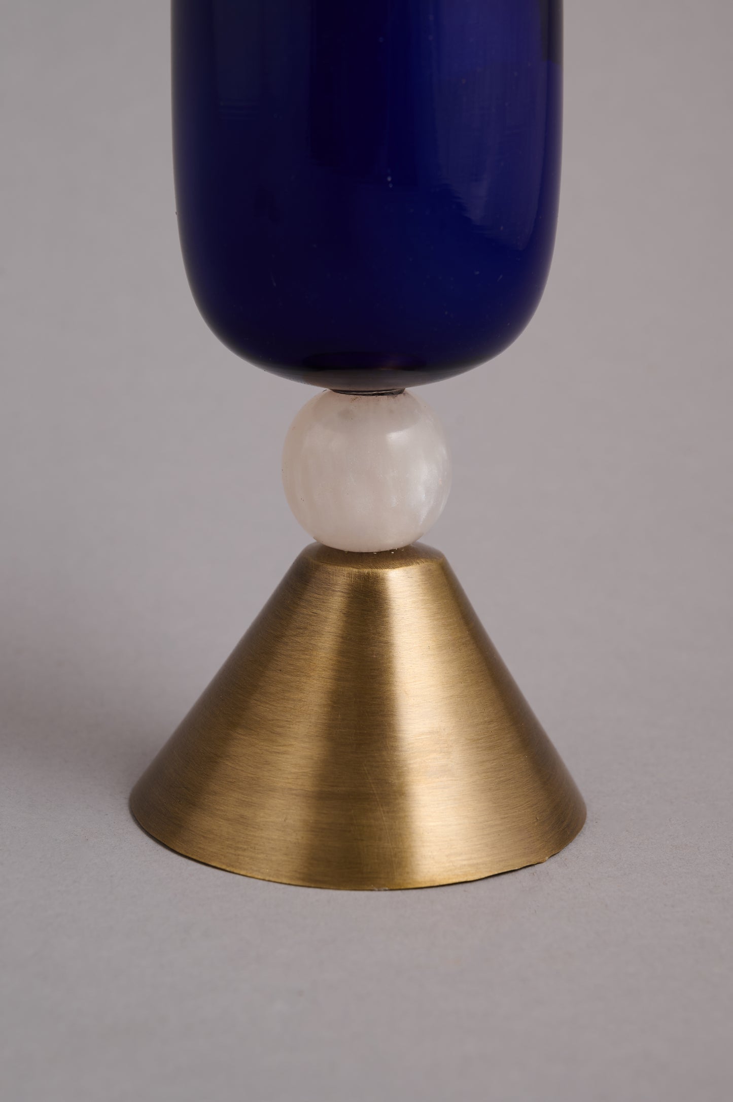 Neerav stem candle