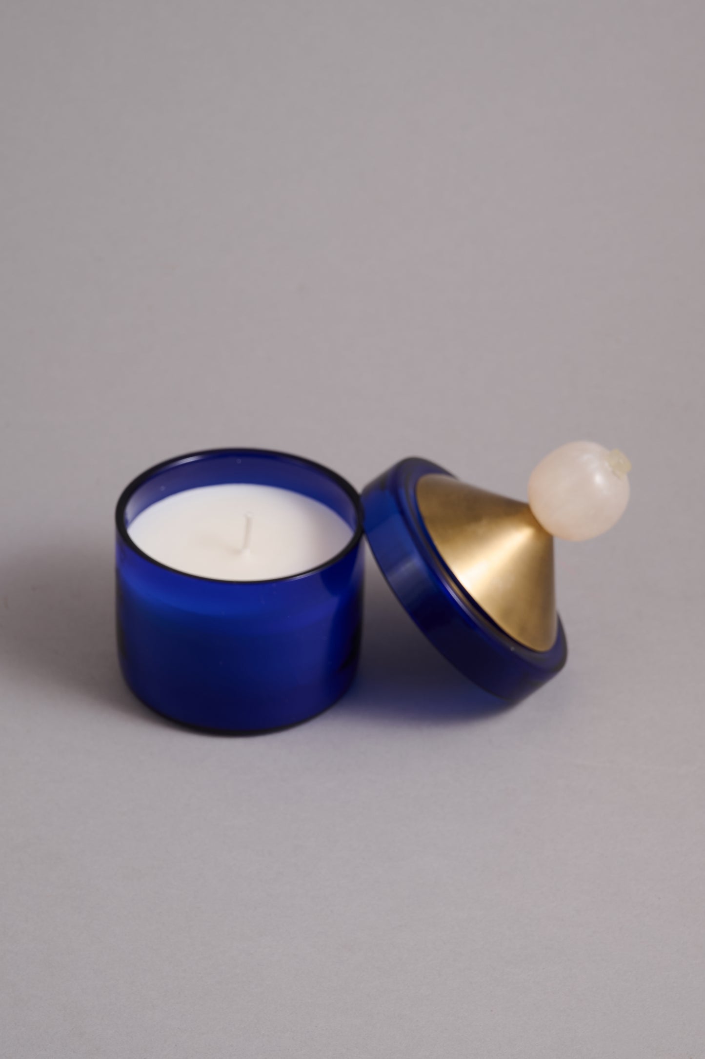 Neerav lid candle